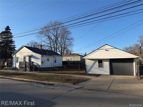 27304 Delton St, Madison Heights, MI, 48071-3318 | Card Image