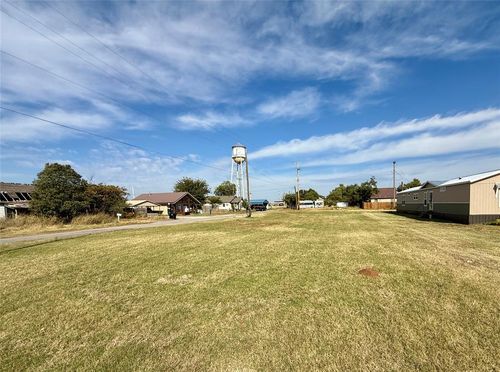 233 W 6th St, Hydro, OK, 73048-8511 | Card Image