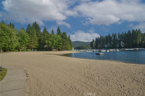 27657 Peninsula #106 Drive, Lake Arrowhead, CA, 92352 | Card Image