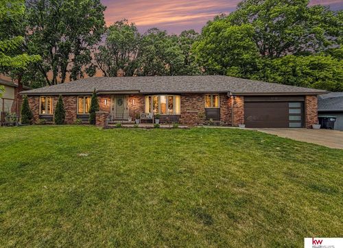 8732 N 52nd Ave, Omaha, NE, 68152-1702 | Card Image