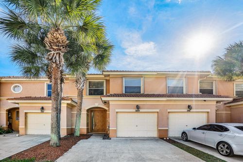 389 River Bluff Ln, Royal Palm Beach, FL, 33411-4217 | Card Image