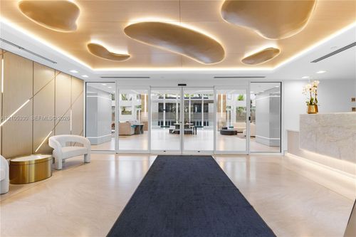 304-21205 Ne 37th Ave, Aventura, FL, 33180-4052 | Card Image