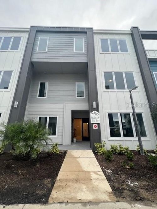 212-7760 Sandy Ridge Dr, Reunion, FL, 34747-6810 | Card Image