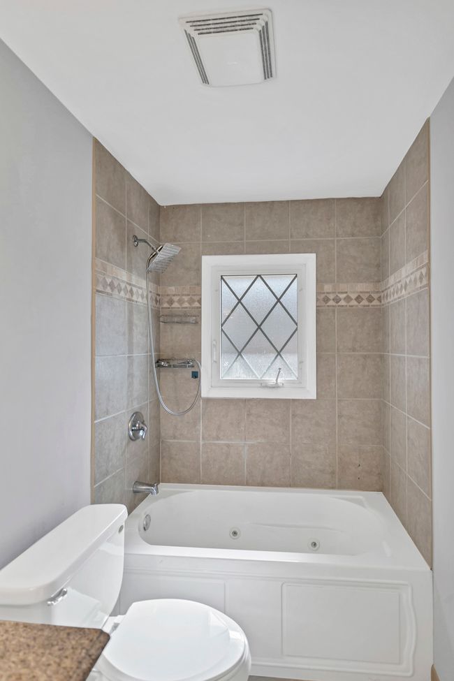 601 Sycamore Dr, House other with 3 bedrooms, 2 bathrooms and 2 parking in Elk Grove Village IL | Image 29