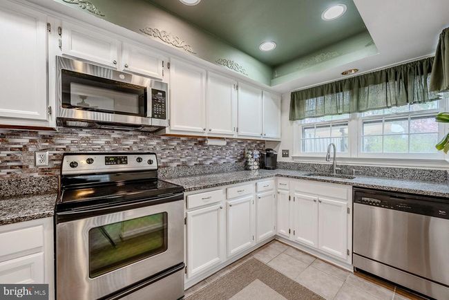 12836 Mill Brook Ct, Townhouse with 4 bedrooms, 4 bathrooms and null parking in WOODBRIDGE VA | Image 13