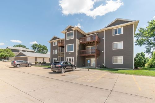 unit-10-4712 Chadwick Rd, Cedar Falls, IA, 50613-7940 | Card Image