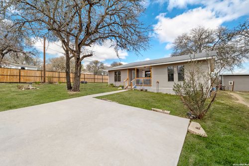 4315 Prelude Pass Dr, Elmendorf, TX, 78112-6057 | Card Image