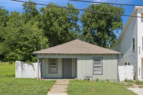 607 S Moore St, Dallas, TX, 75203-3237 | Card Image