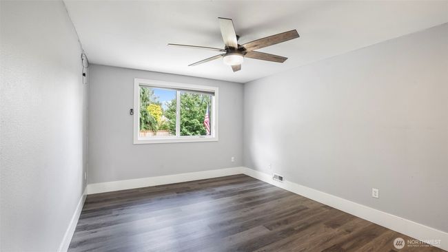 Upstairs Guest Bedroom #3 | Image 27