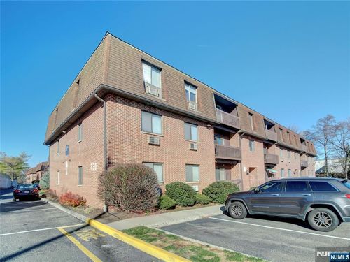 730 Mill St, Belleville, NJ, 07109-5320 | Card Image