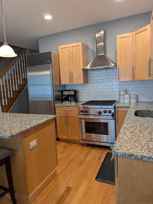 apt-j-14 1st St, Stamford, CT, 06905-5160 | Card Image