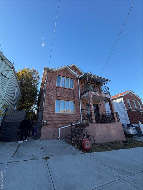 1118 124th St, College Point, NY, 11356-1828 | Card Image