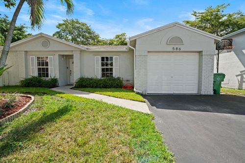 586 Abingdon Way, Davie, FL, 33325-6400 | Card Image