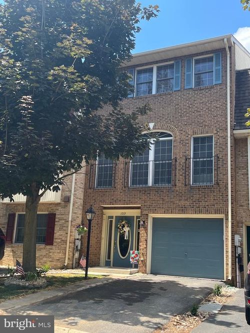 1019 Lindsay Ln, HAGERSTOWN, MD, 21742-4609 | Card Image