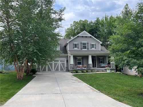 4005 W 62nd Ter, Fairway, KS, 66205-3213 | Card Image