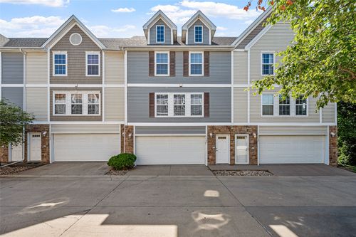 1146 Blackstone Ln, Pleasant Hill, IA, 50327-8924 | Card Image