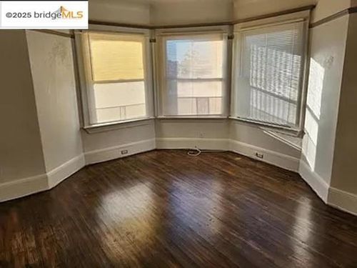 801 Athens Ave, Oakland, CA, 94607-3427 | Card Image