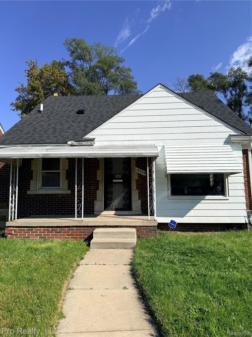 18288 Glastonbury Rd, Detroit, MI, 48219-2944 | Card Image