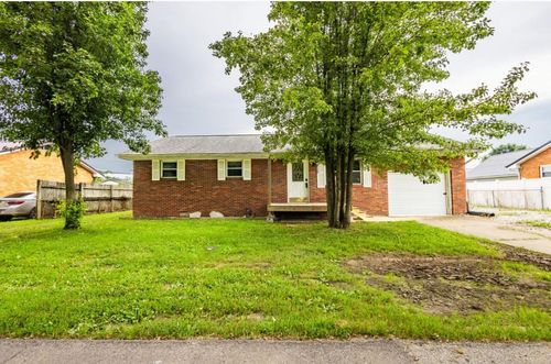 808 Daniels Dr, Worthington, KY, 41183-9532 | Card Image