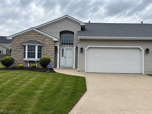 38087 Burrard Ln, Willoughby, OH, 44094-5317 | Card Image