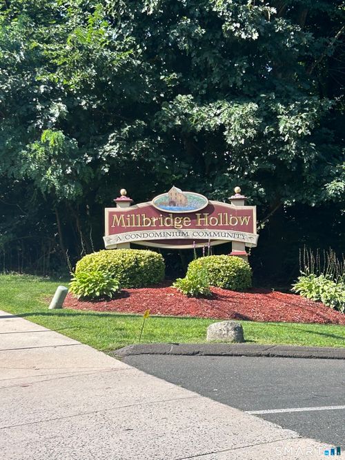 2-28 Prospect St, Manchester, CT, 06040-5865 | Card Image