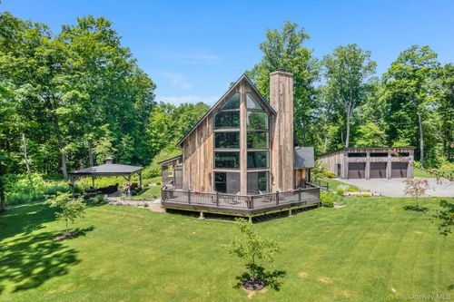 62 Flower Rd, East Fishkill, NY, 12533-5935 | Card Image