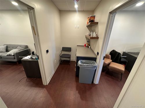 105-1015 Cedar Ln, Woodmere, NY, 11598-1211 | Card Image