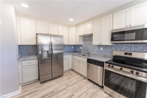 430 Peregrine St, Virginia Beach, VA, 23462-1814 | Card Image