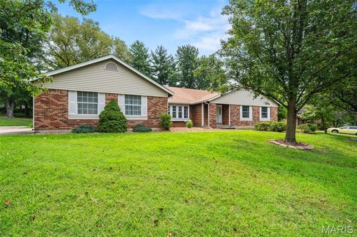 216 Victory Ln, Saint Charles, MO, 63303-6144 | Card Image