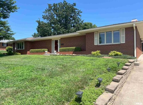 20 Terry Dr, Jacksonville, IL, 62650-2667 | Card Image