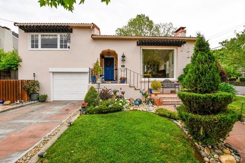 404 Montgomery St, Napa, CA, 94559-3136 | Card Image