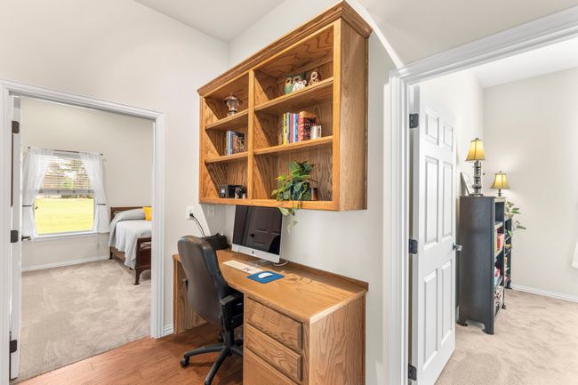 office area | Image 22