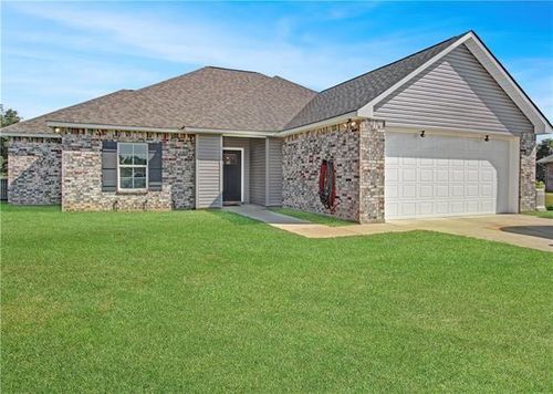 122 Morgan Ln, Natchitoches, LA, 71457-6077 | Card Image