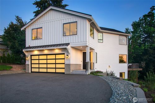 13643 SE Se 10th St, Bellevue, WA, 98005-3715 | Card Image