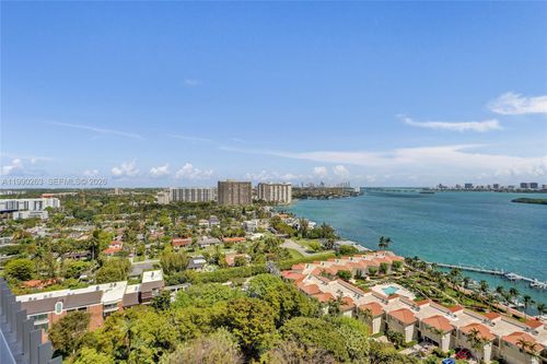 2111-4000 Towerside Ter, Miami, FL, 33138 | Card Image