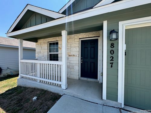 8027 Chanting Bnd, San Antonio, TX, 78223-4658 | Card Image