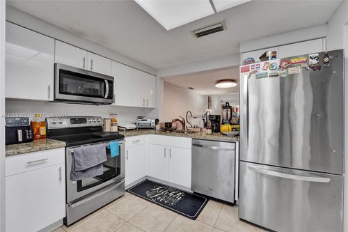 3592 Nw 83rd Ln, Sunrise, FL, 33351-6731 | Card Image