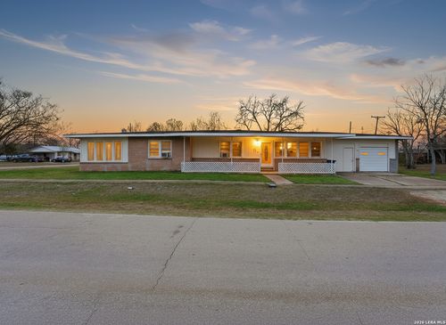 500 N Texas Ave, Nixon, TX, 78140-2605 | Card Image