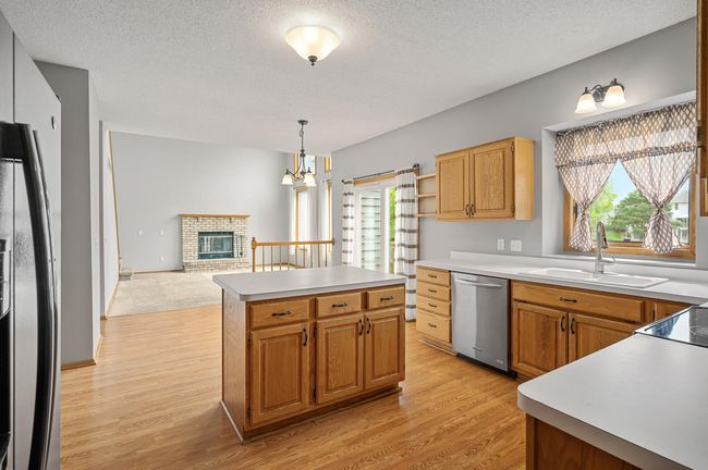 Open concept allows easy flowing conversations to happen here! | Image 6
