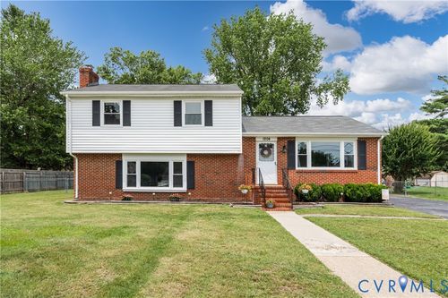 1204 Clifton Dr, Colonial Heights, VA, 23834-2204 | Card Image