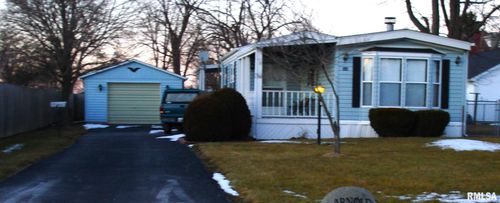 606 Nora St, Farmersville, IL, 62533-7863 | Card Image