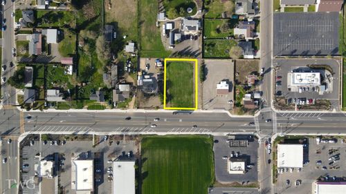 12073 Yosemite Boulevard, Waterford, CA, 95386 | Card Image