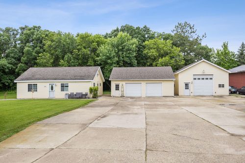 6801 1st St N, Moorhead, MN, 56560-6447 | Card Image
