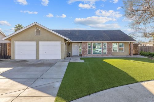 399 Palm Circle, Hanford, CA, 93230 | Card Image