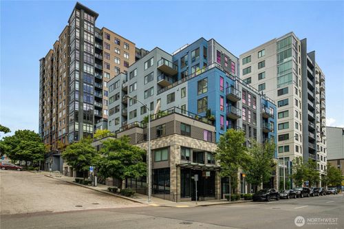 326-81 Clay St, Seattle, WA, 98121-4118 | Card Image