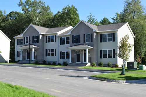 1124 S Mammoth Rd, Manchester, NH, 03109-5102 | Card Image