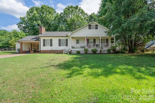 1504 2nd St Ne, Conover, NC, 28613-9318 | Card Image