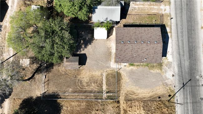 410 E Willis St, House other with 2 bedrooms, 1 bathrooms and null parking in Odem TX | Image 4