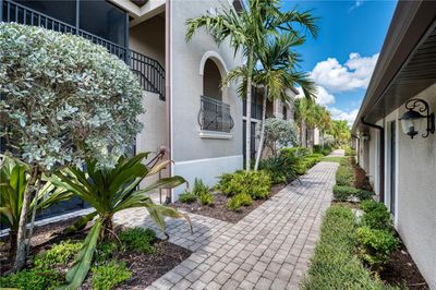 105 - 5517 Palmer Circle, Condo with 2 bedrooms, 2 bathrooms and null parking in Bradenton FL | Image 3