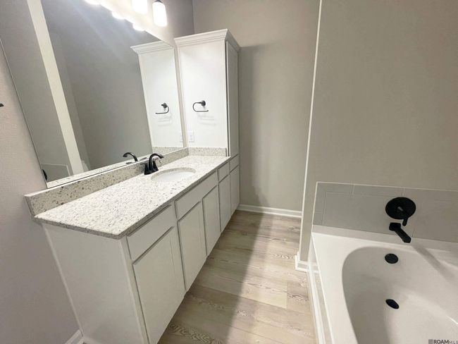 28342 Moreau Ln, House other with 4 bedrooms, 2 bathrooms and null parking in Denham Springs LA | Image 6